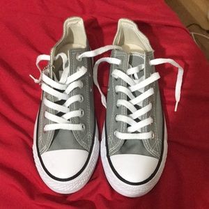 Gray converse shoes